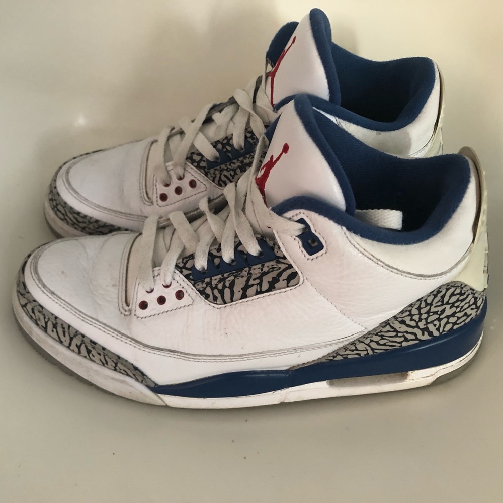 2011 true blue Jordan 3